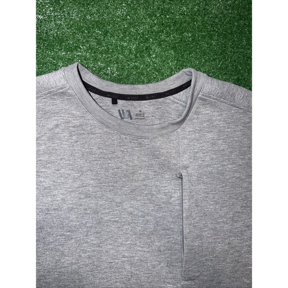 VRST Men's Crewneck Performance Pullover Sweatshirt Activewear Size M Pocket - Picture 2 of 5